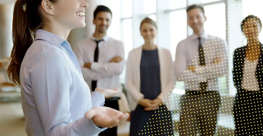 imagem de pessoas reunidas no trabalho