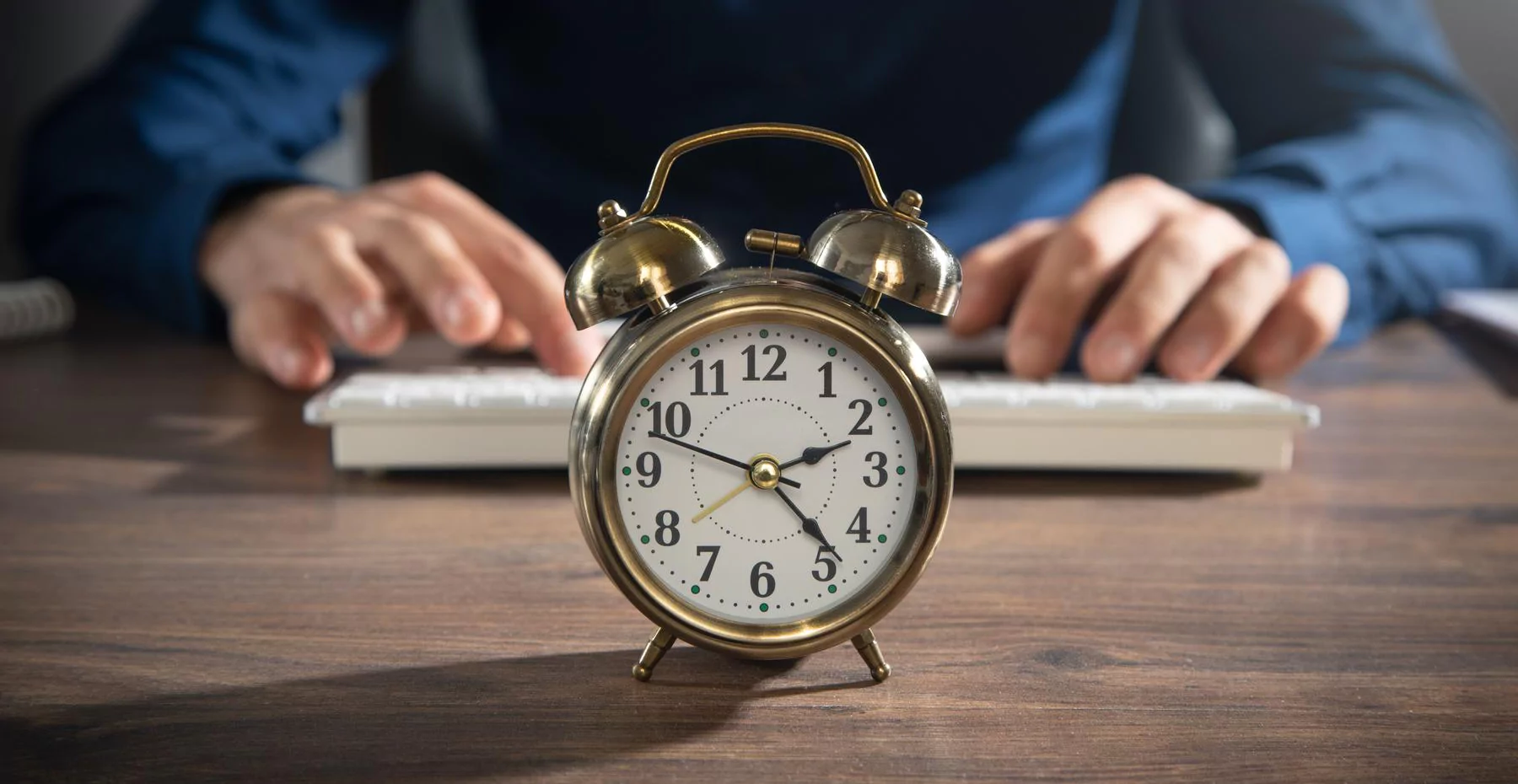 img of Descubra como fazer o cálculo de tempo de serviço, fórmulas, exemplos reais e diferença para tempo de contribuição