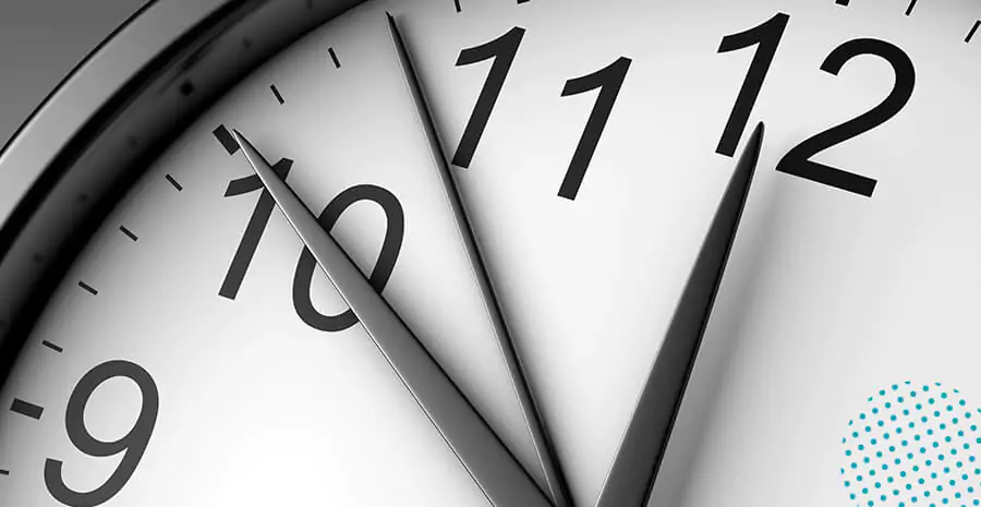 imagem de um relógio marcando onze horas e cinquenta minutos