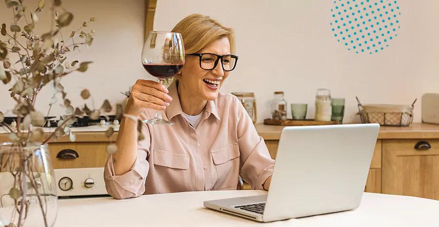 Imagem de Happy hour virtual: é possível? Saiba como promover momentos de descontração virtual!