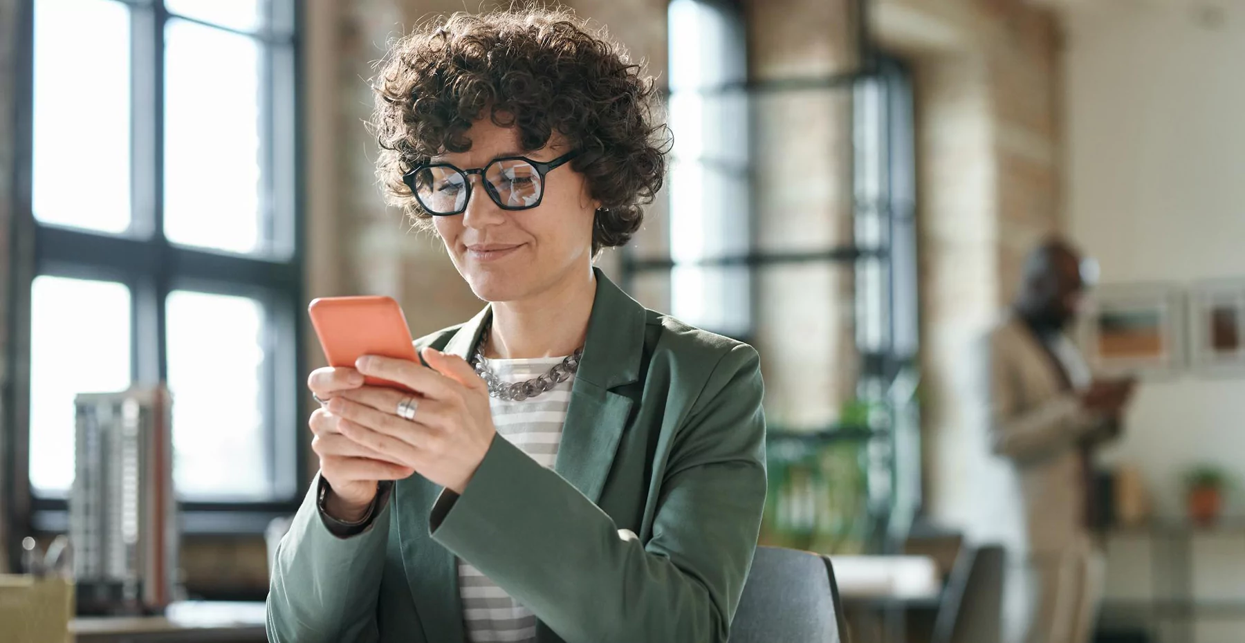 Imagem de Celular corporativo: benefícios, legislação e tudo que você precisa saber sobre esses dispositivos