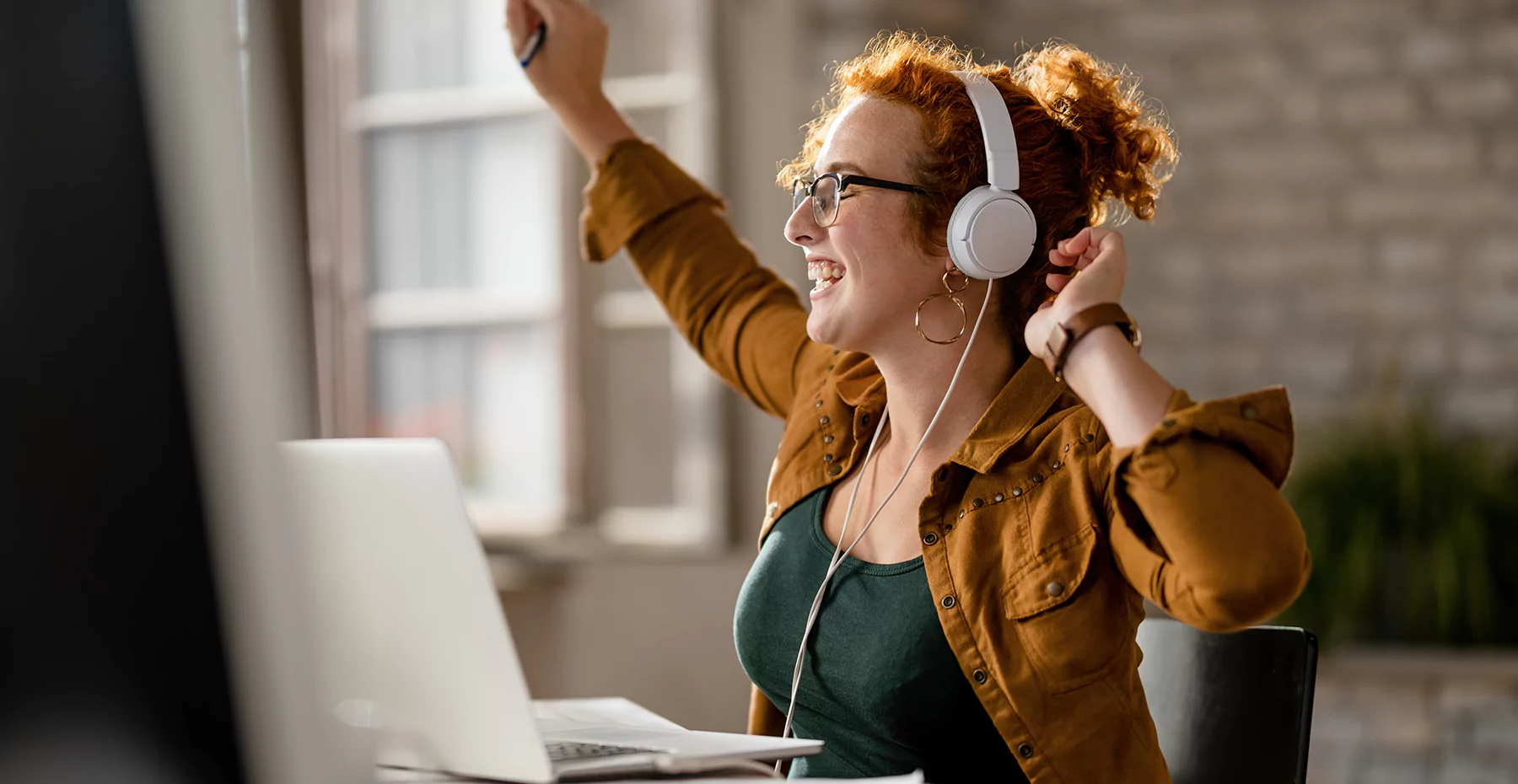 Imagem de Saiba quais são os principais benefícios que a música no trabalho pode trazer e como ajuda a melhorar a produtividade!