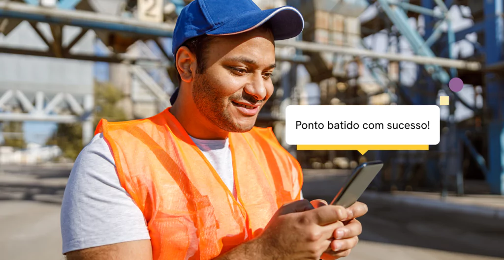 imagem mostra um petroleiro batendo ponto pelo celular