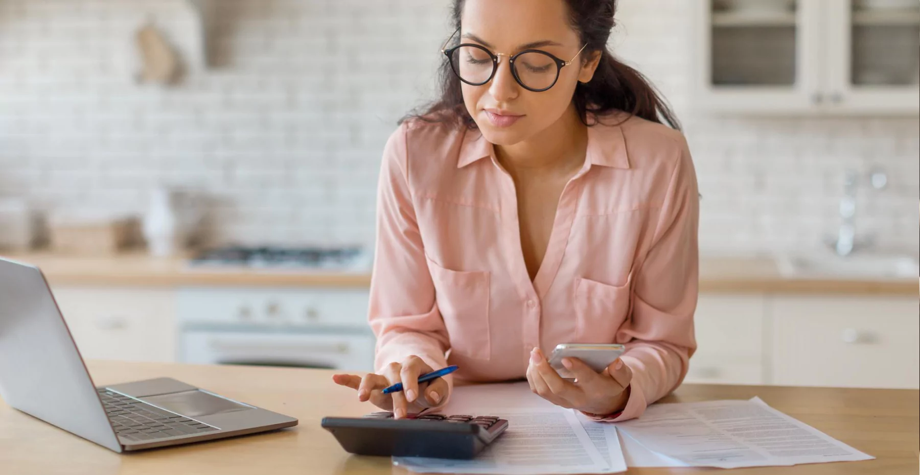 img of Acerto trabalhista: como calcular seus direitos, quais verbas entram no cálculo, prazos e o que fazer se a empresa atrasar o pagamento