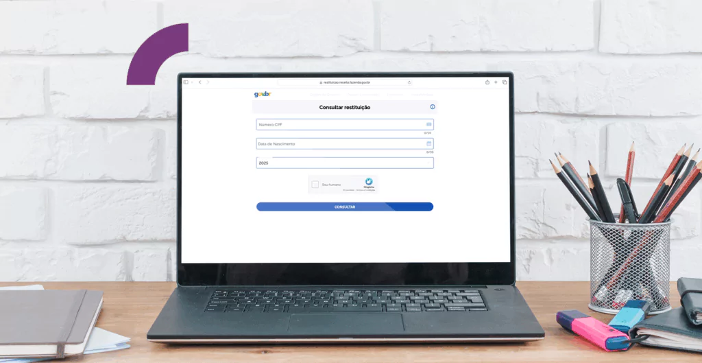 Notebook com tela de login no gov.com para consulta do IR 2025