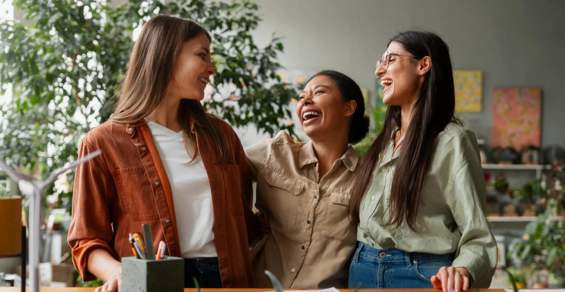 img of Amigos no trabalho: qual o real impacto das amizades no ambiente profissional?