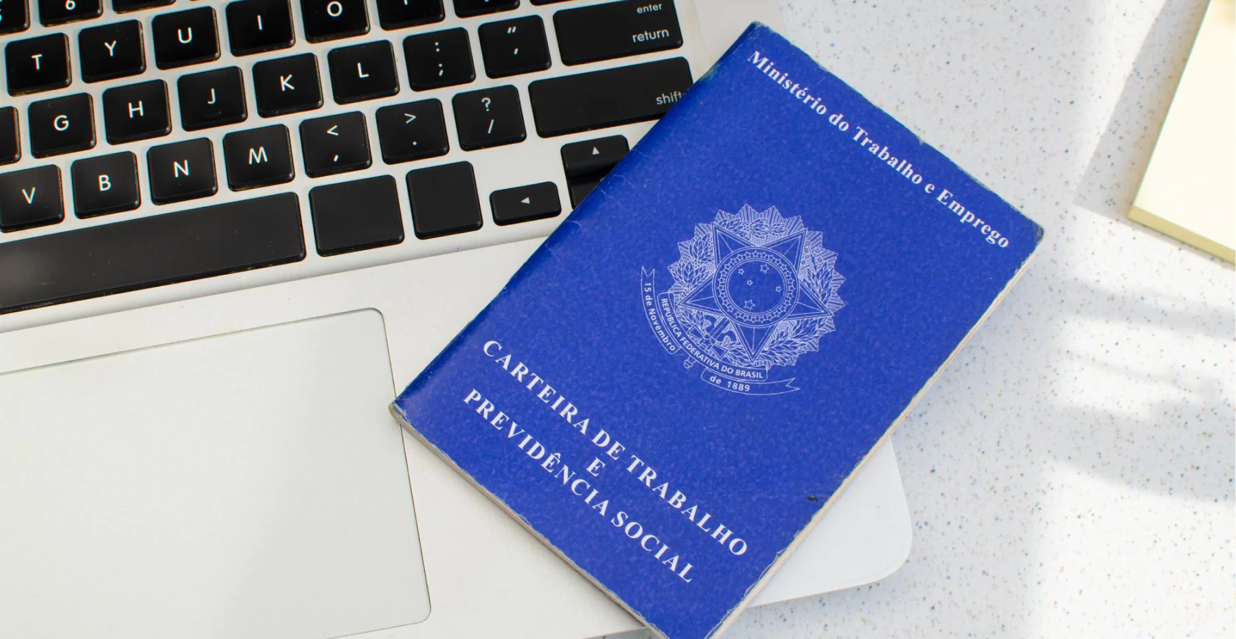 Imagem de Registro retroativo: conheça os casos possíveis, como fazer e o que é preciso para regularizar a situação no eSocial