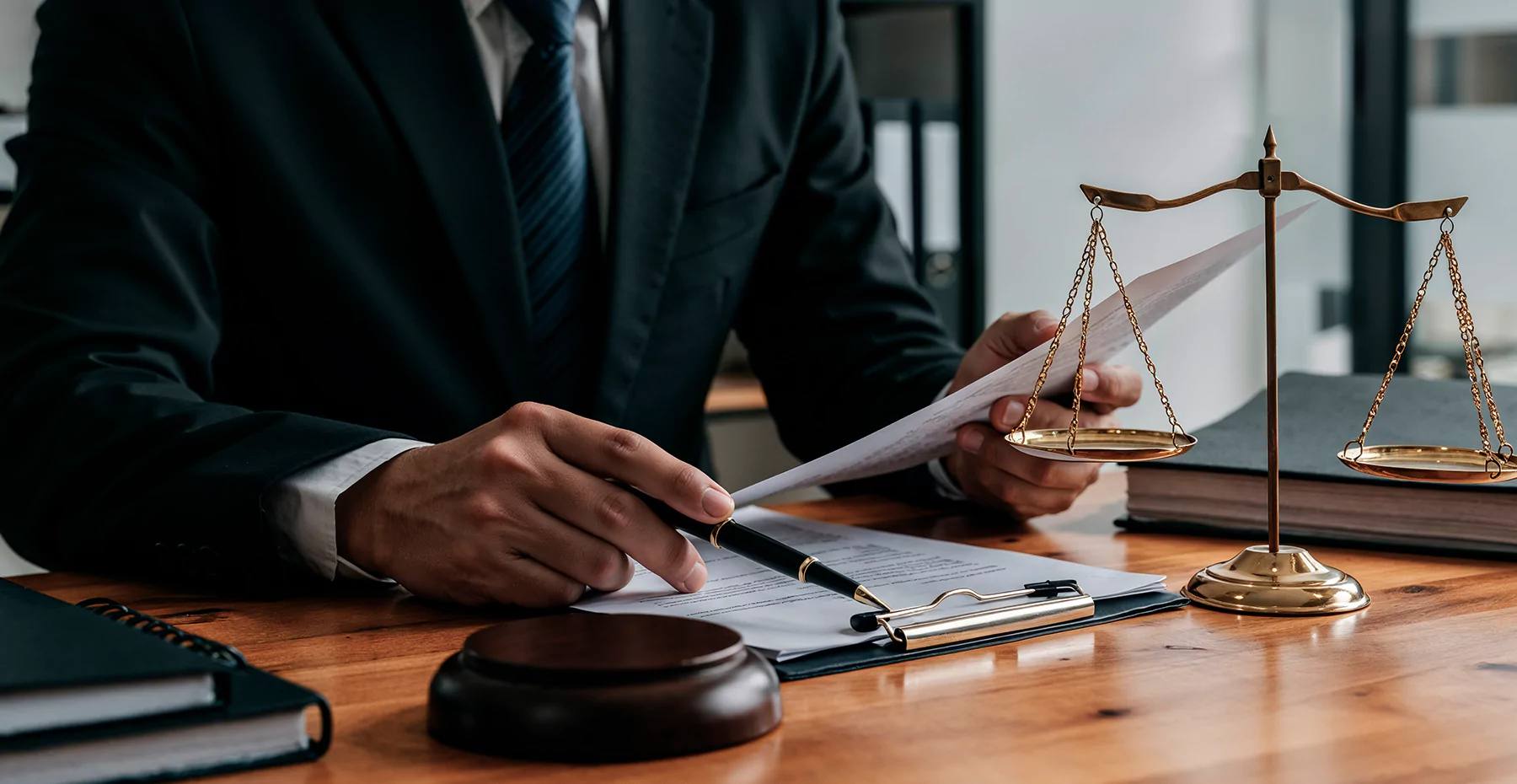 Imagem de Riscos trabalhistas: o que são, e como identificá-los, prevenir problemas legais e garantir segurança jurídica na empresa