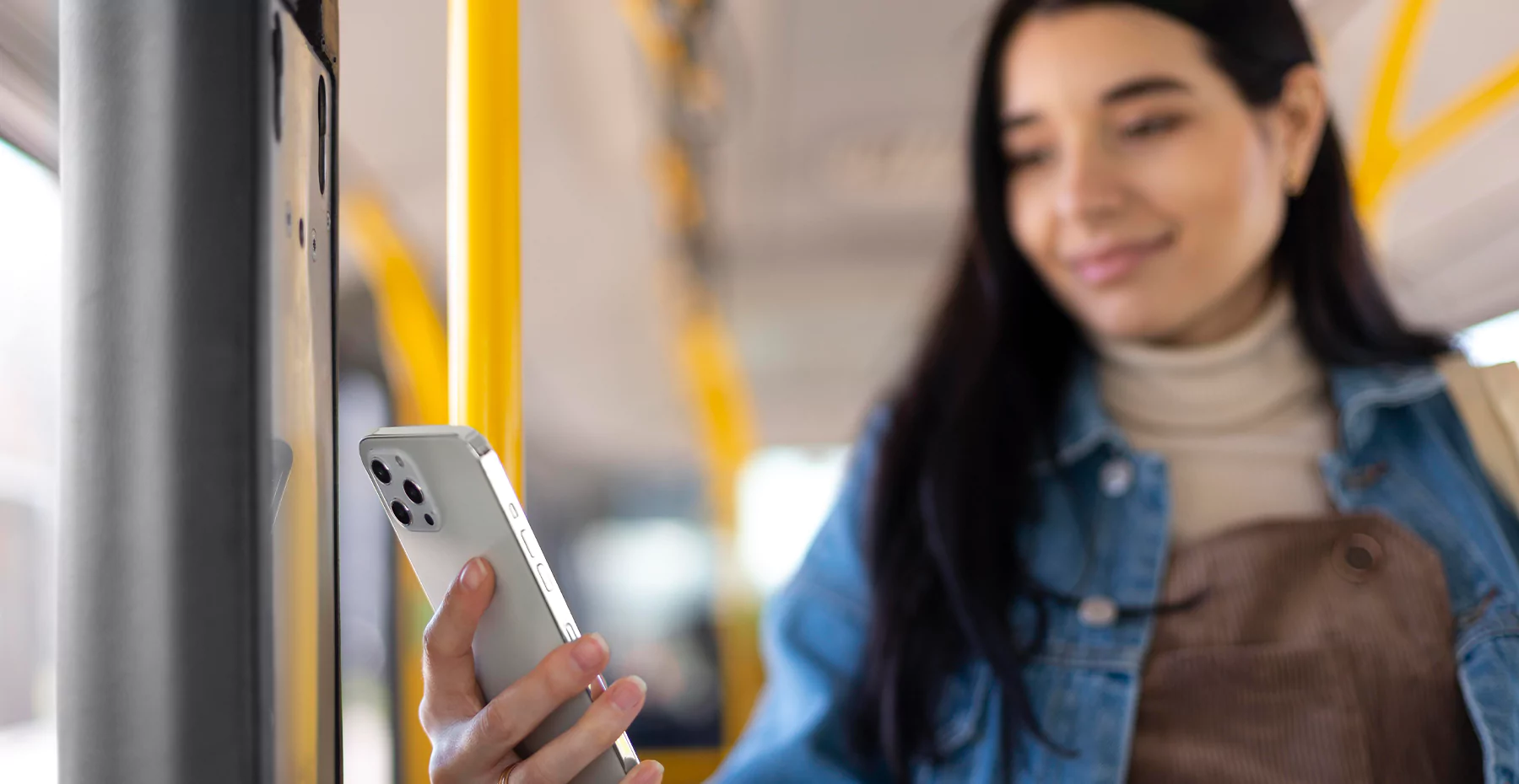 Imagem de Vale-transporte digital: como funciona, o que muda e como adotar essa nova solução e modernizar a política de benefícios