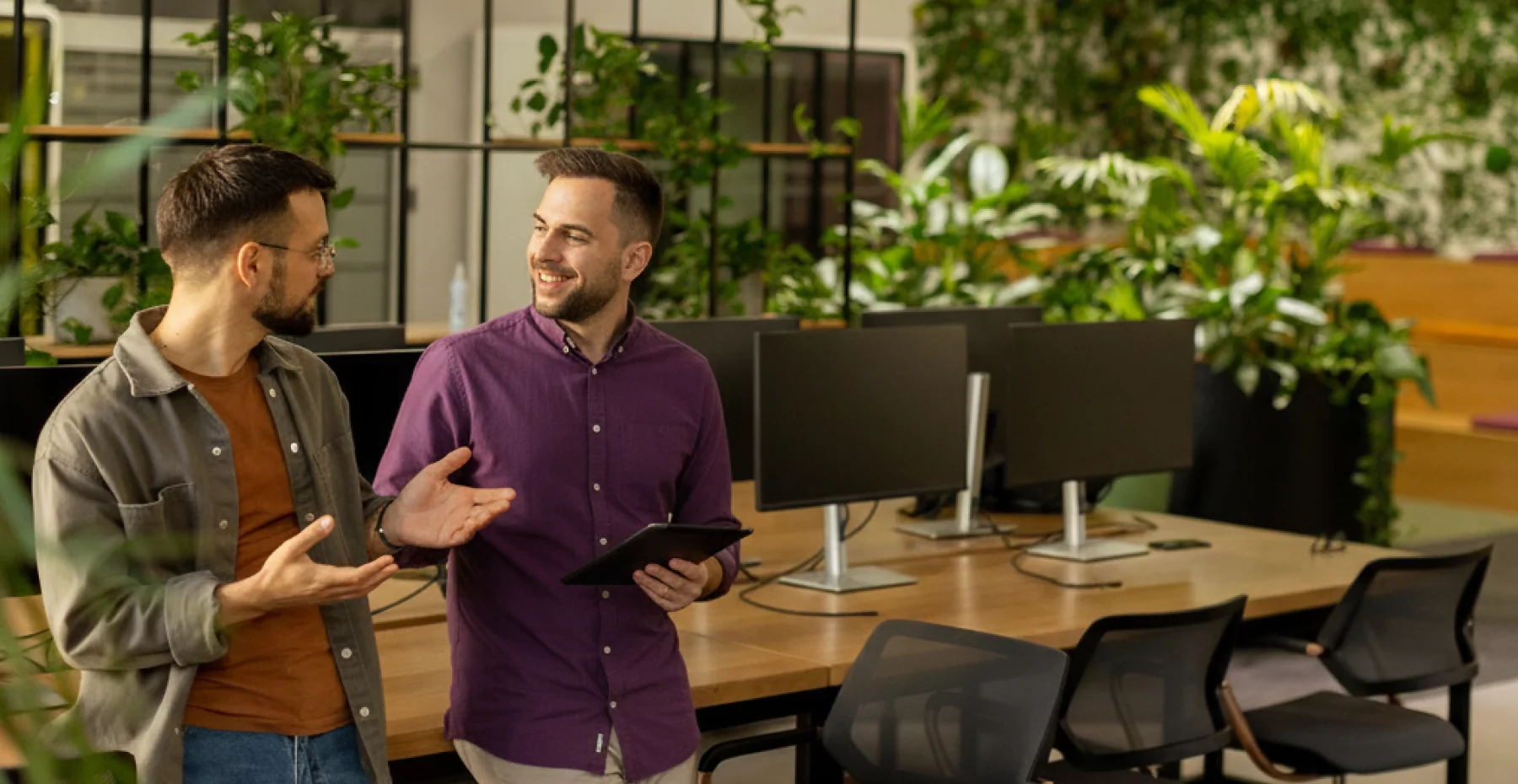 Imagem de O que é um coworking: entenda como funciona, tipos, vantagens e como escolher o espaço ideal para sua rotina profissional