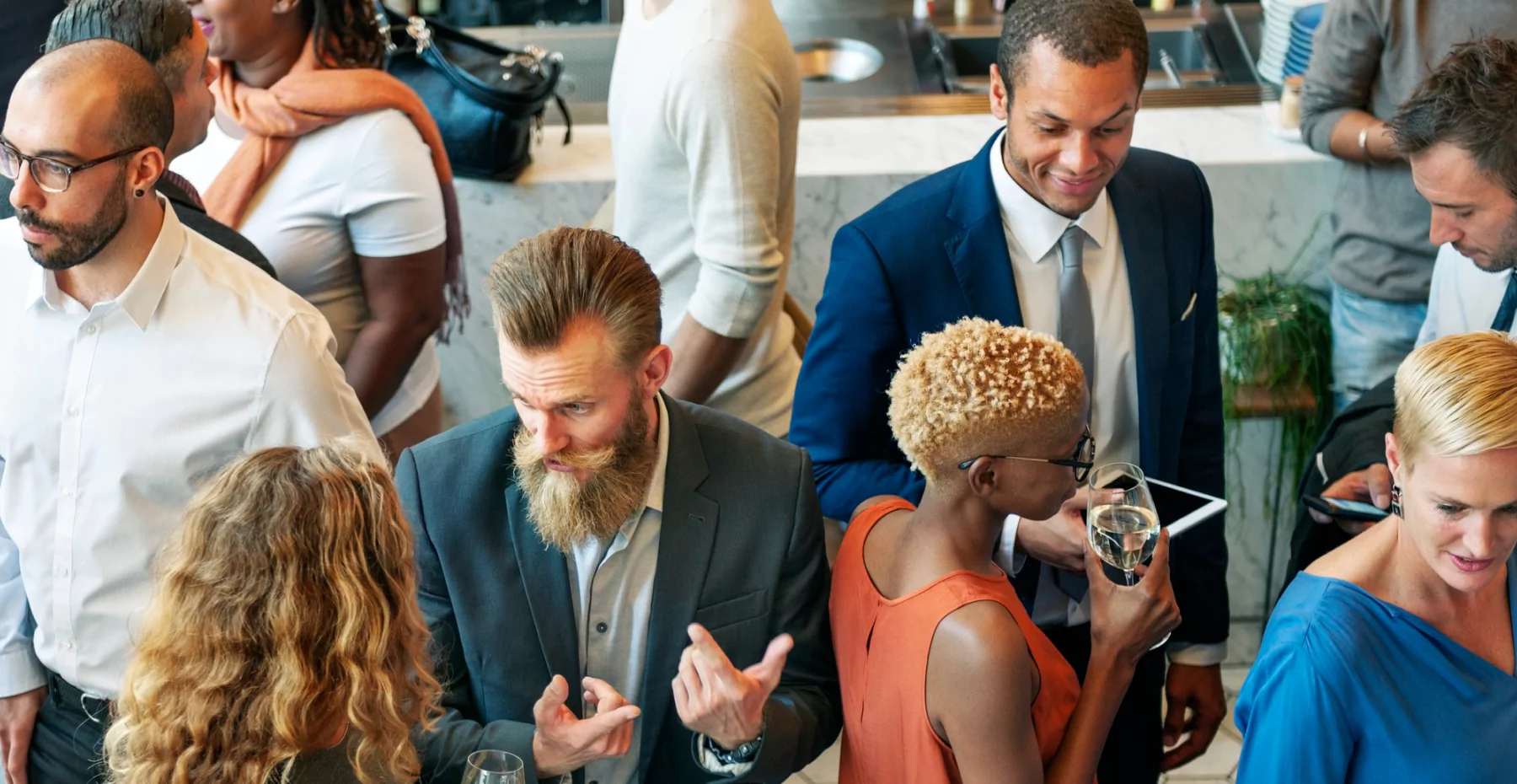 img of Dicas de networking em eventos: estratégias para se preparar, abordar pessoas e fortalecer relações profissionais