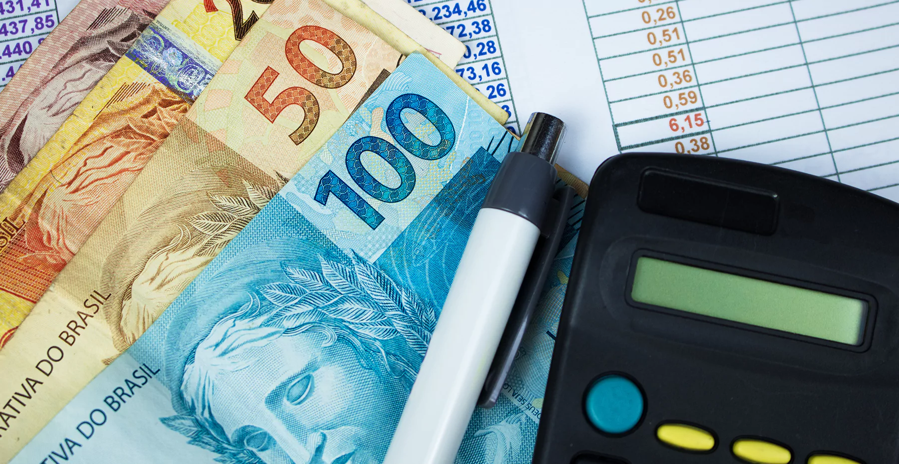 img of Como calcular salário da forma correta: entenda salário bruto, líquido, descontos obrigatórios, adicionais, férias, 13º, DSR e tudo que influencia o pagamento