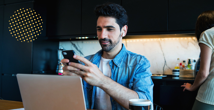 imagem de um homem de barba com uma camisa azul