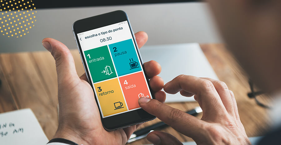 imagem de uma pessoa batendo o ponto no aplicativo de ponto da PontoTel no celular