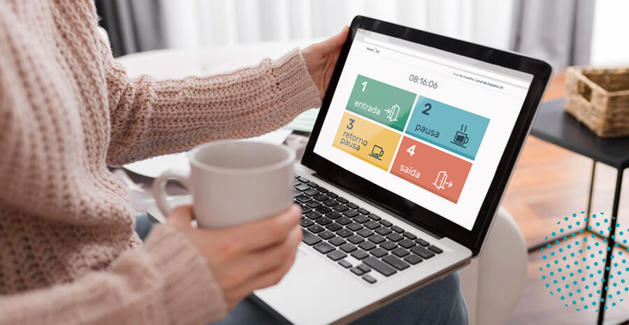 imagem de um computador aberto com a homepage do sistema pontotel