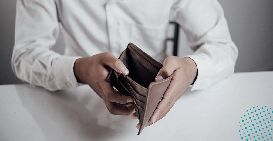 Atraso de salário: consequências, multas e como evitar!